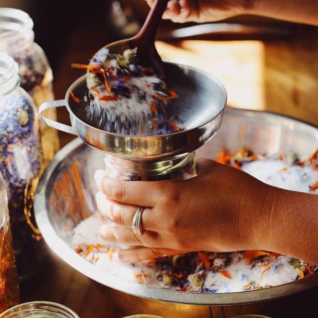 Root Rise Farm & Apothecary - Wholesale Bath Salts - Flower Bath of your Dreams1