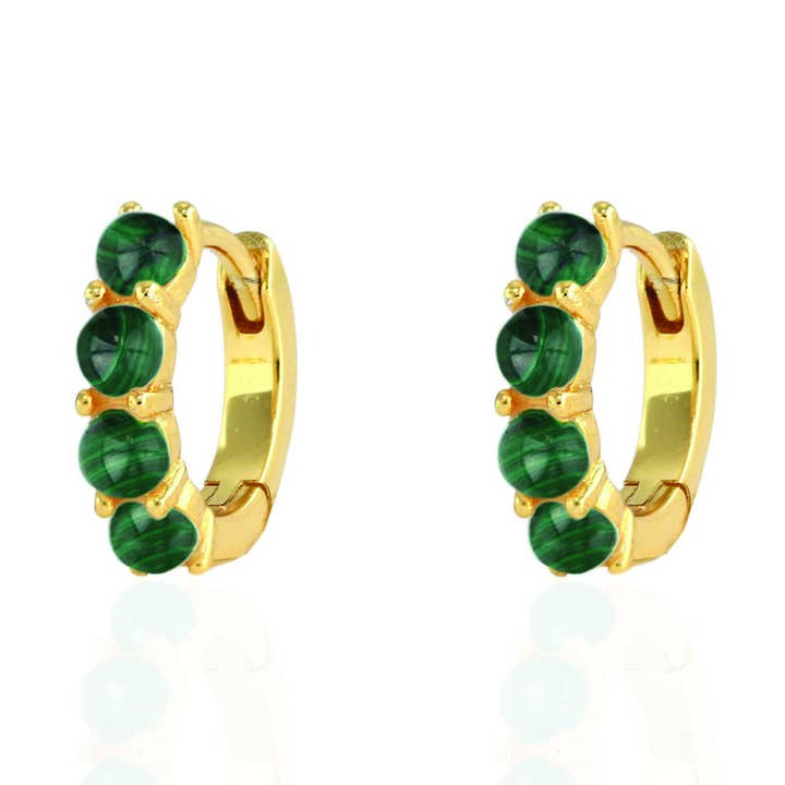 Malakit Huggie Hoop Øreringe 18K Guld Vermeil 13mm bøjler 3mm sten Hængsellukning Nikkelfri Hypoallergeniske skibe fra CA for engroshandel hos Kris Nations