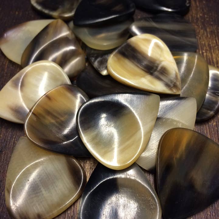 Sculpted Striped Horn (Pack of 3 Picks) for wholesale by US Blues Artist Quality Guitar Picks