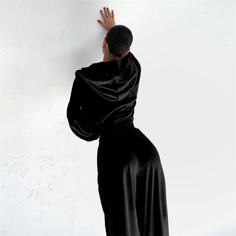 FurDecoration - Wholesale Tracksuit - Women's - Velvet Hooded Zip-Up Long Sleeve Track Suit1