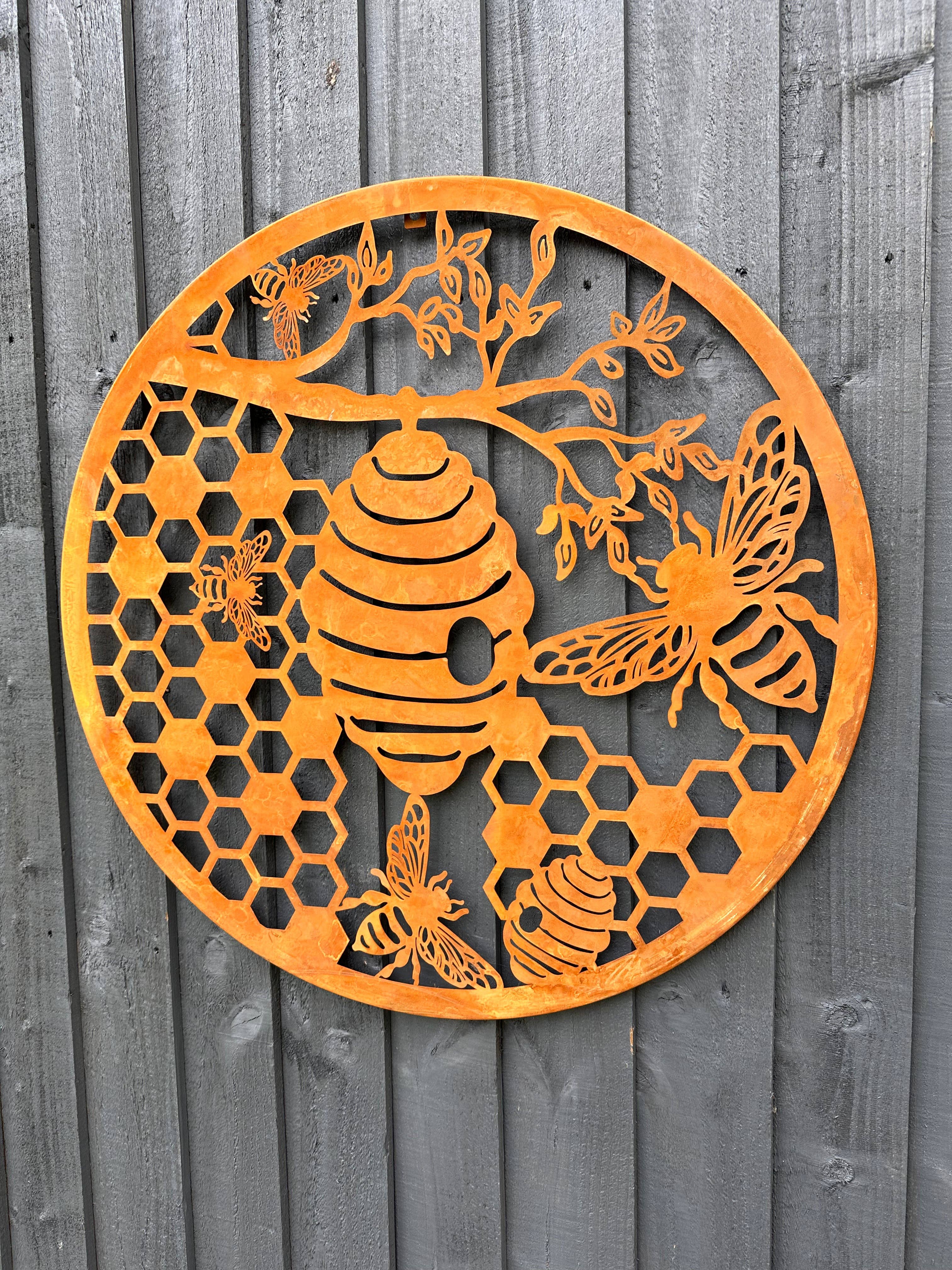Marissa's Gifts – Arte de parede dimensional/3D por atacado – Placa de parede enferrujada de 60cm artesanal de abelhas e favo de mel Placa de parede de árvore, pátina enferrujada, arte de parede de jardim2