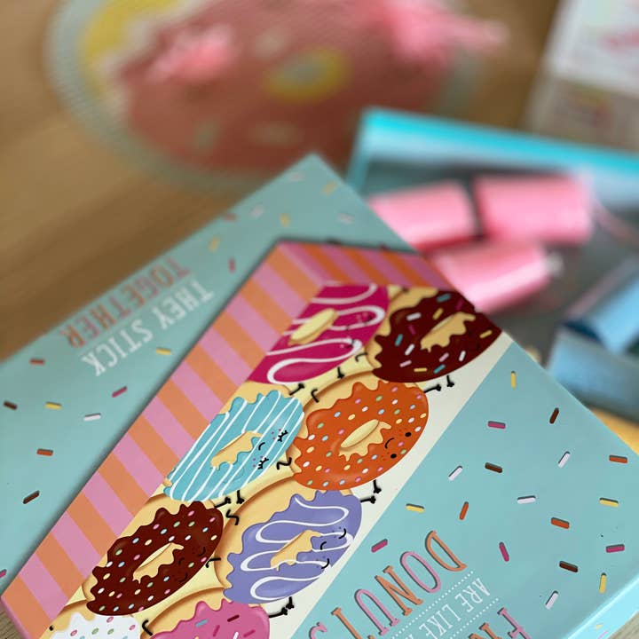 BOX CANDIY® - Wholesale DIY Craft Kit - Totally Deco! Donut Latch Hook Pillow Set
