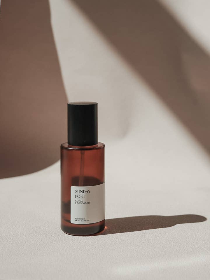Spray d'ambiance SUNDAY POET - 100 ml pour la vente par Le Rouge Life Inc.