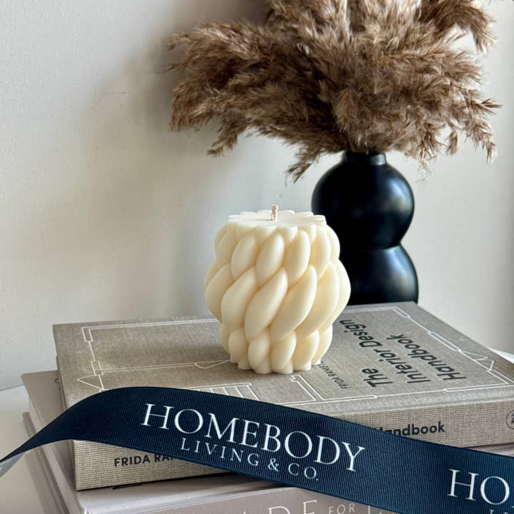 Homebody Living & Co. - Wholesale Novelty Candle - Braided Glow Sculptural Candle – Woven Texture Design0