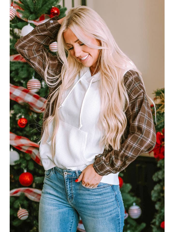 White Waffle Patch Plaid Sleeve Kangaroo Pocket Hoodie for wholesale on Faire2