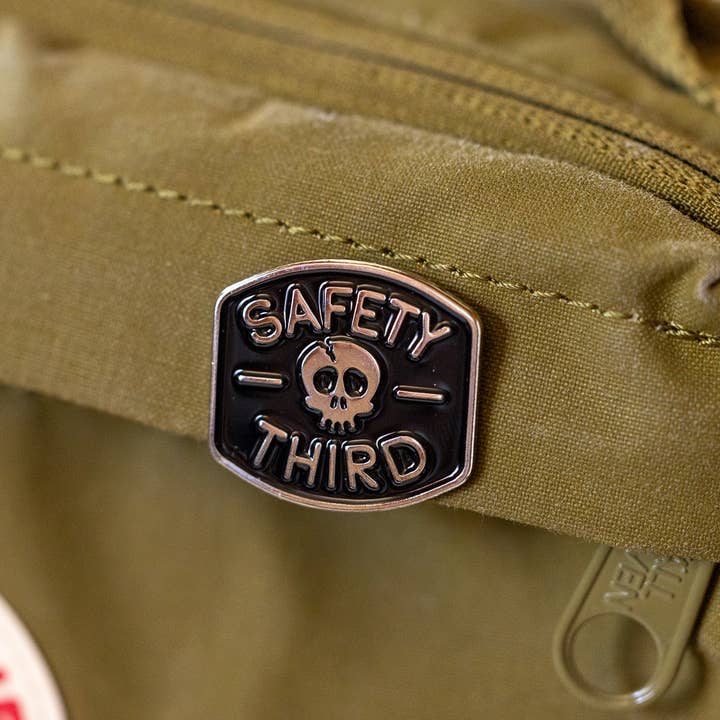 Squatchy - Vente Épinglettes/boutons - Épingle en émail Crâne Sécurité 3ème1