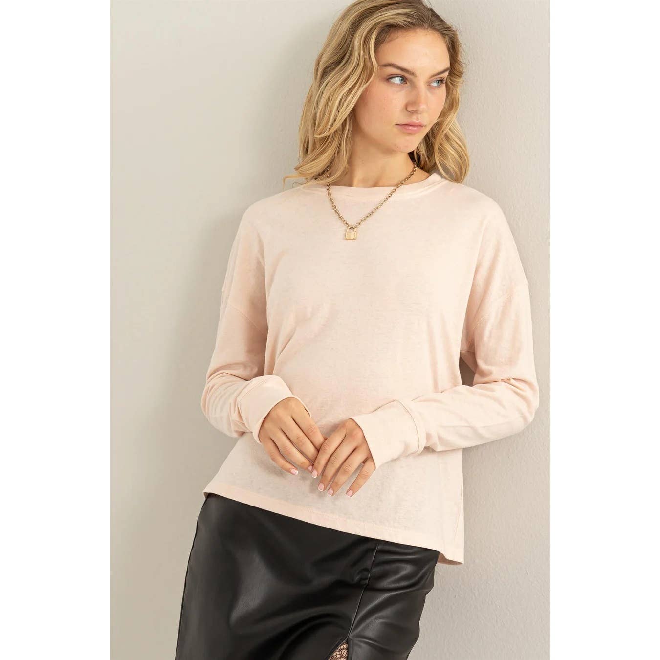 Apolline – Großhandel T-Shirt – Damen – LANGARMSHIRT MIT RUNDHALSAUSSCHNITT5