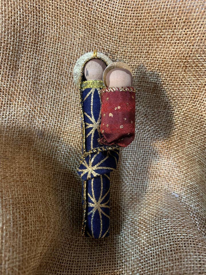 Ornamento in legno per bambola di Nostra Signora di Czestochowa per la vendita all'ingrosso da parte di Our Saint Family