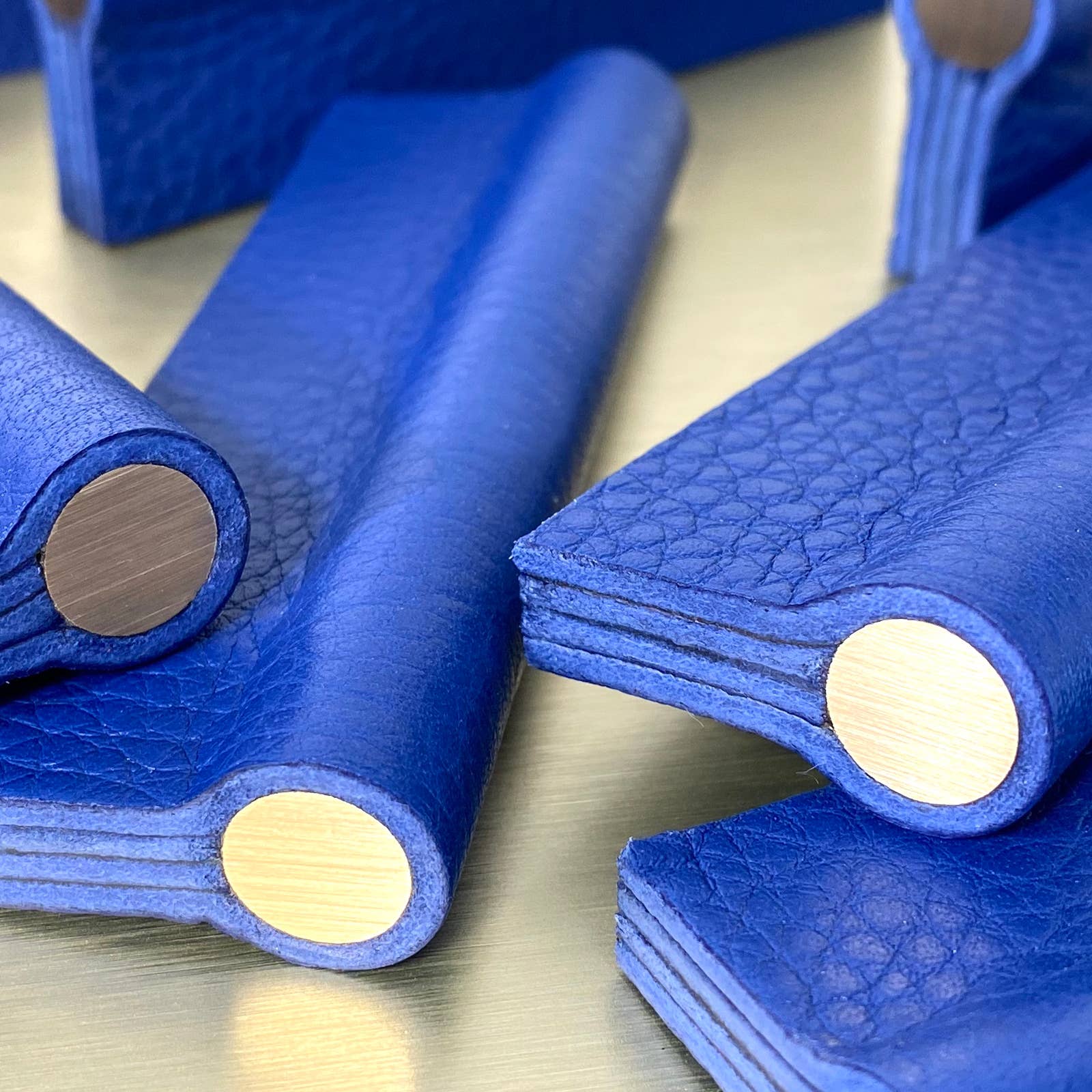 minimaro - luxury furniture handles - Wholesale Knob/Pull - COMO - 61 colors - 10 sizes14