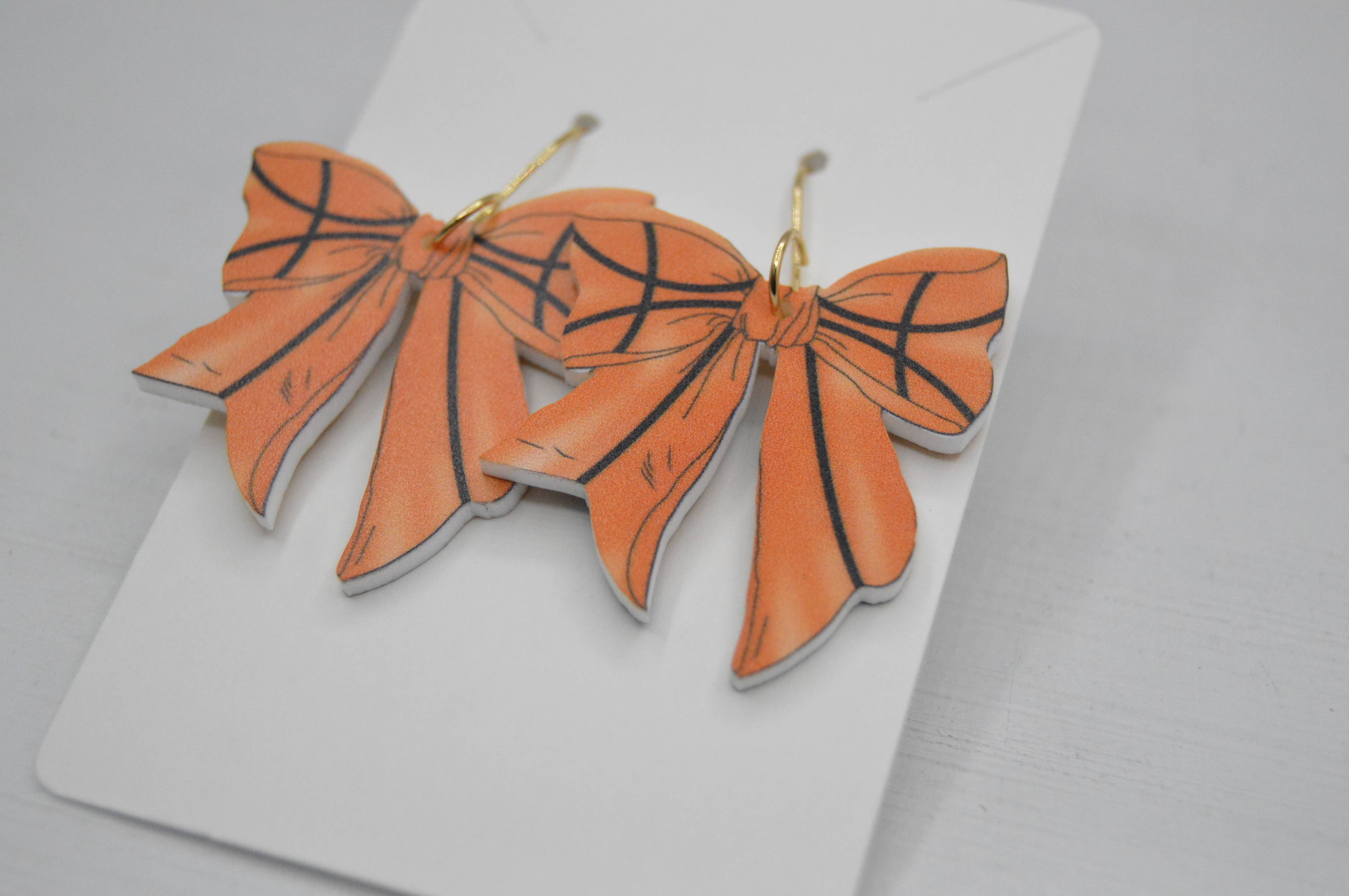 The Adorned Fox - Venta al por mayor Pendientes colgantes - Pendientes colgantes coquetos de baloncesto, acrílico, deportivos2