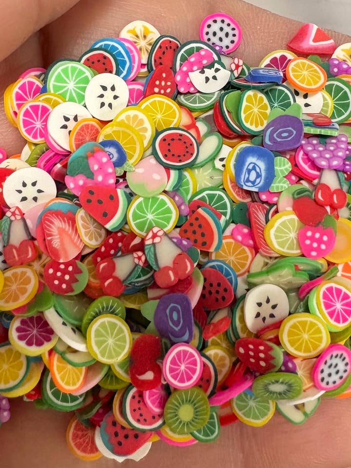 Tranches de fruits en pâte polymère 5 mm. Sac de 0,5 oz. pour la vente par ASAP Craft Supplies