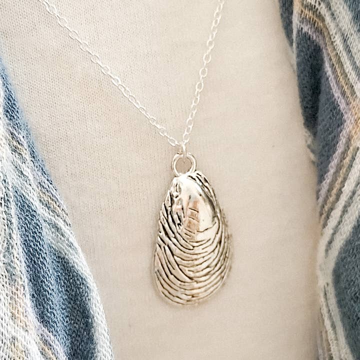 Piccadilly Pendants - Wholesale Pendant/Charm Necklace - Mussel Shell Necklace, Silver Shell Necklace, Nautical1