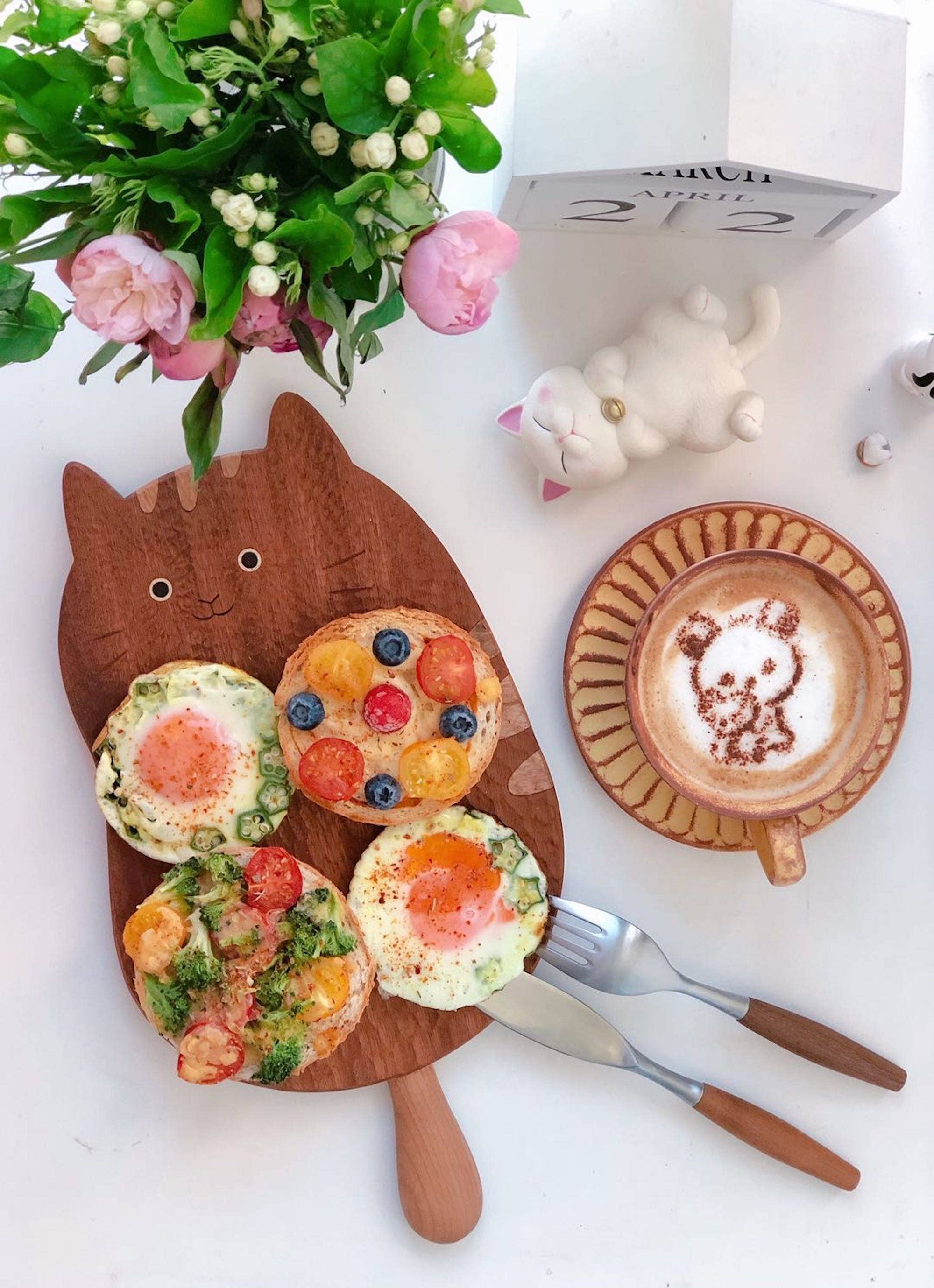 Senser Woodcraft – wholesale Decorative plate/dish/bowl – Hand Carved Serving Board - Cute cat /Handmade3