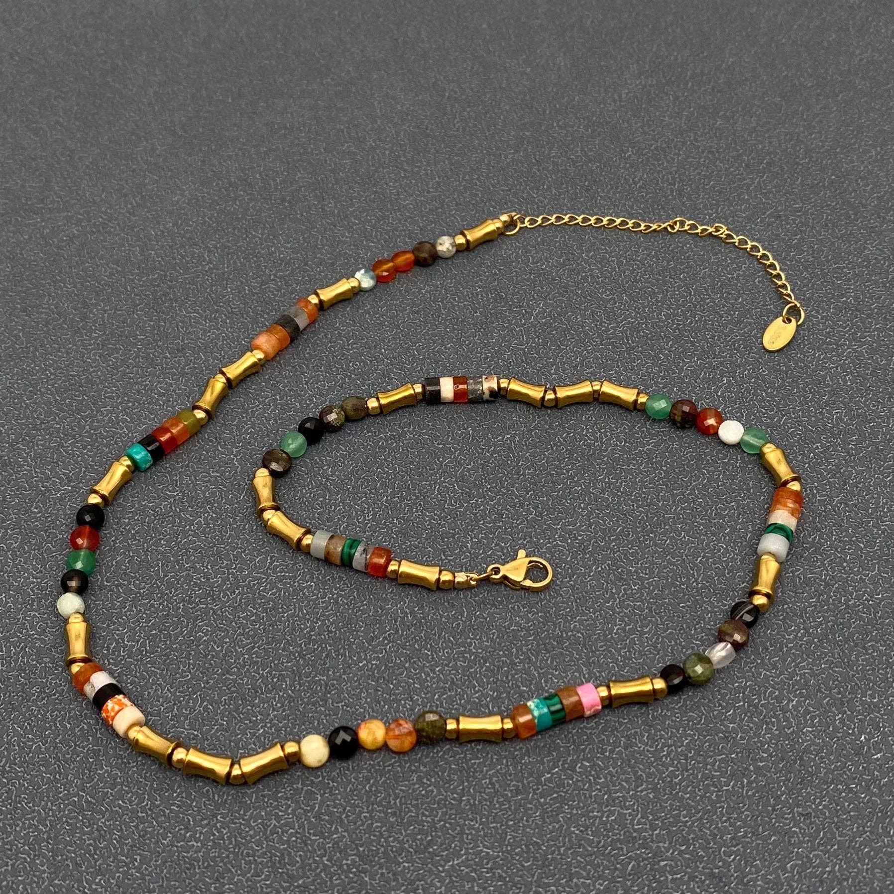 Mio Queena - Vendita all'ingrosso Collane di perline/perle - Collana con perline di cristallo, pietra e acciaio inox placcato in oro 18K - FGS/CS2