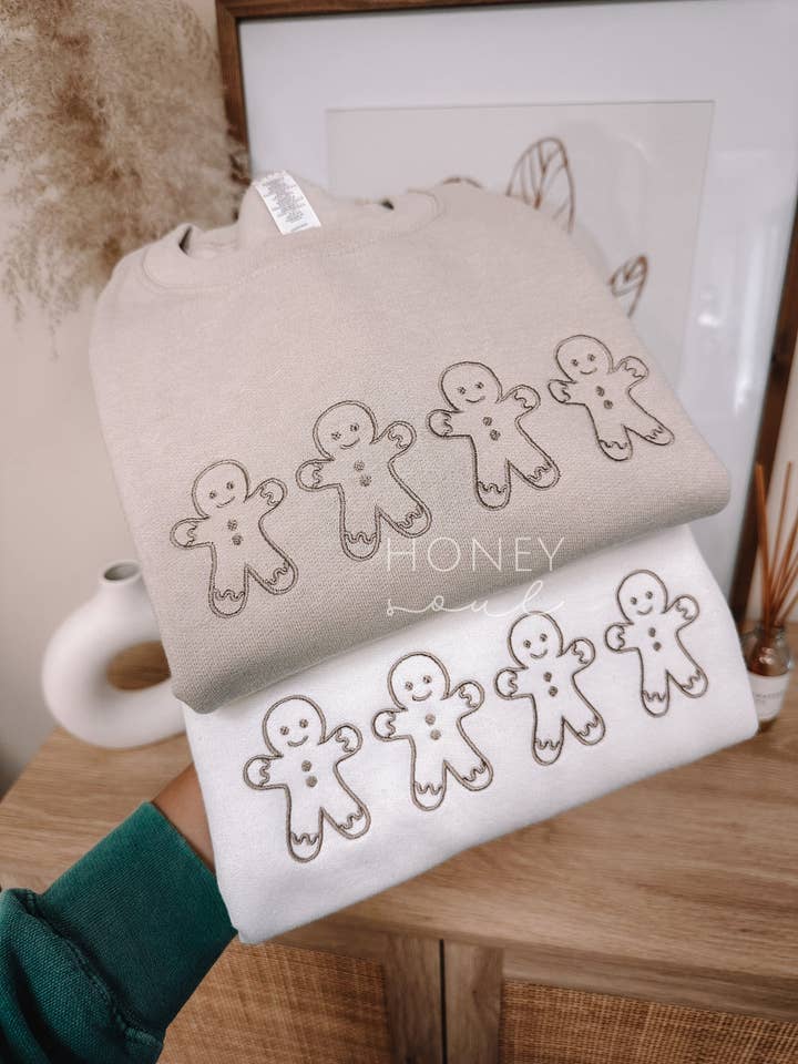 Honey Soul LLC – Großhandel Sweatshirt mit Grafikdruck – Unisex – Besticktes Sweatshirt mit Lebkuchenmännchen | Weihnachtssweatshirt3