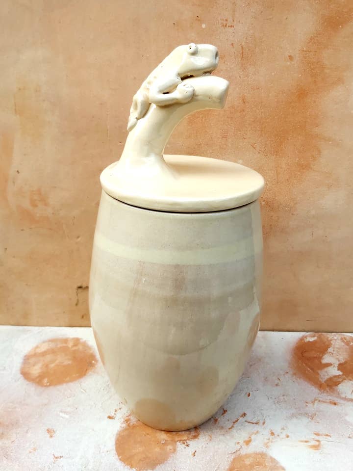 Lizard jar #1 for wholesale by Cerámica Roca Caus