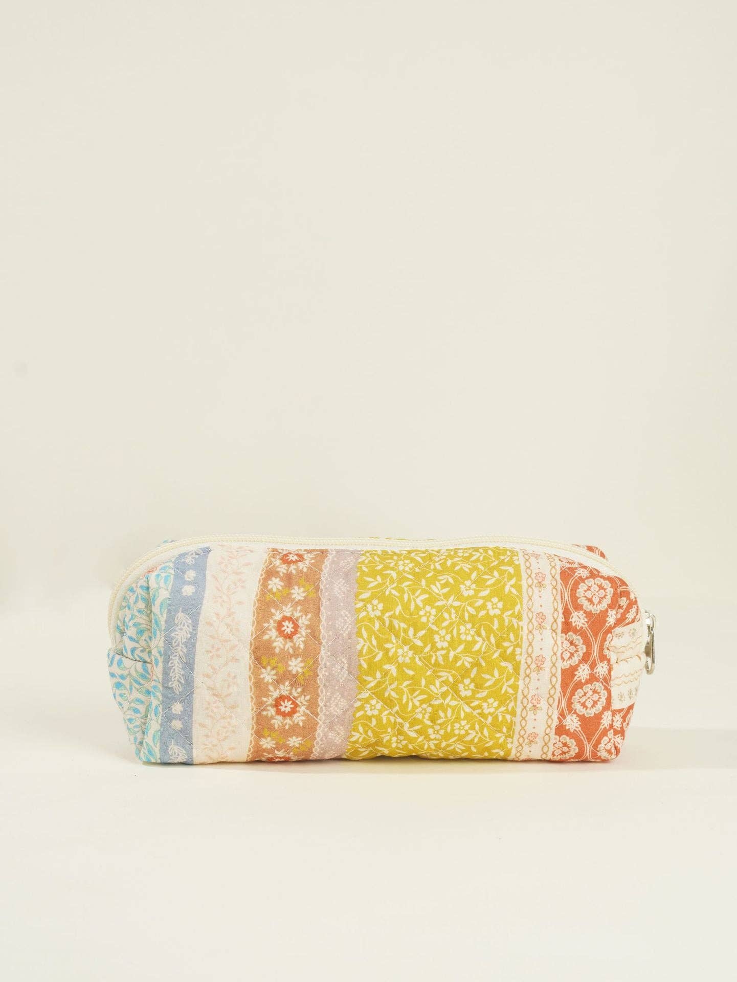 Dipped Shop - Vendita all'ingrosso Borsa per trucchi/cosmetici - Borsa porta trucco imbottita con stampa floreale e farfalle DPB010611