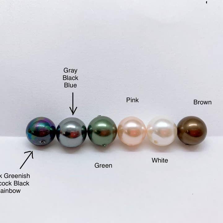 Anela's Jewelry - Vente Boucles d'oreilles pendantes - Ahu Ula (conception de cape en plumes hawaïenne) : Boucles d'oreilles Hamilton en argent avec perles de coquillage2