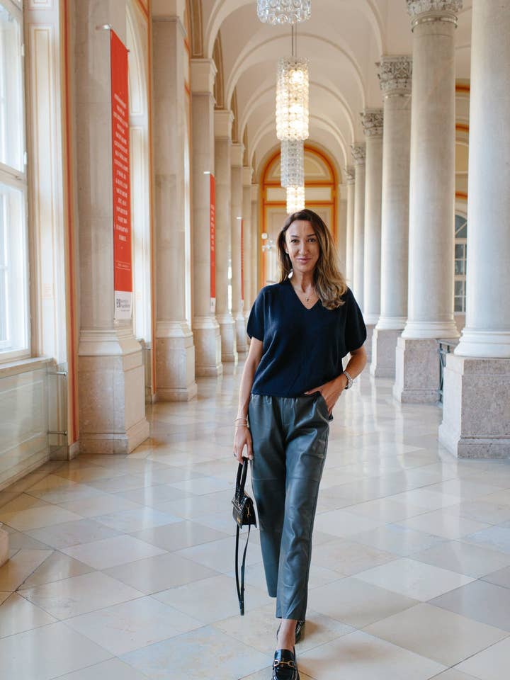 Vgabrielle II bukser i læderlook for engroshandel hos V. Milano GmbH