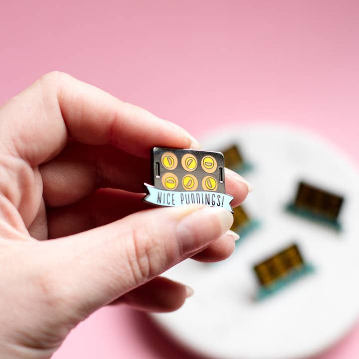 Finest Imaginary - Vente Épinglettes/boutons - « Jolis puddings ! » Broche à pudding Yorkshire5