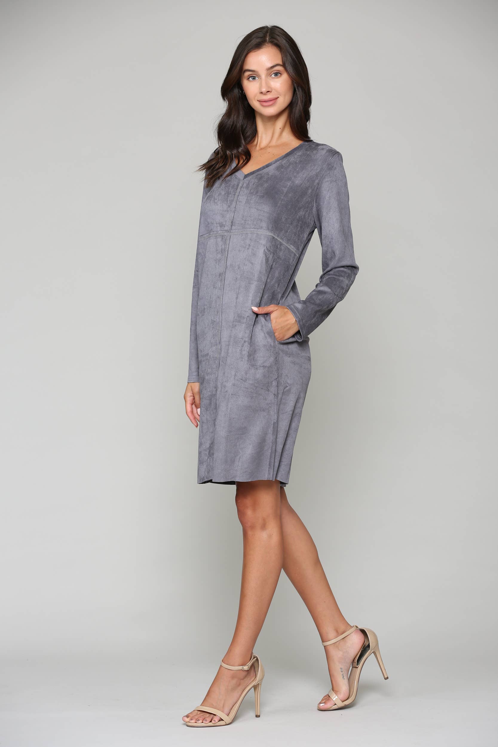 Joh Apparel – wholesale Klänning - Dam – Aurora Stretch V-ringad mocka klänning med fickor10