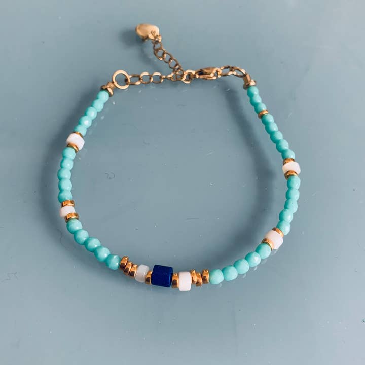 Turquoise and mother-of-pearl bracelet for wholesale by Clovers