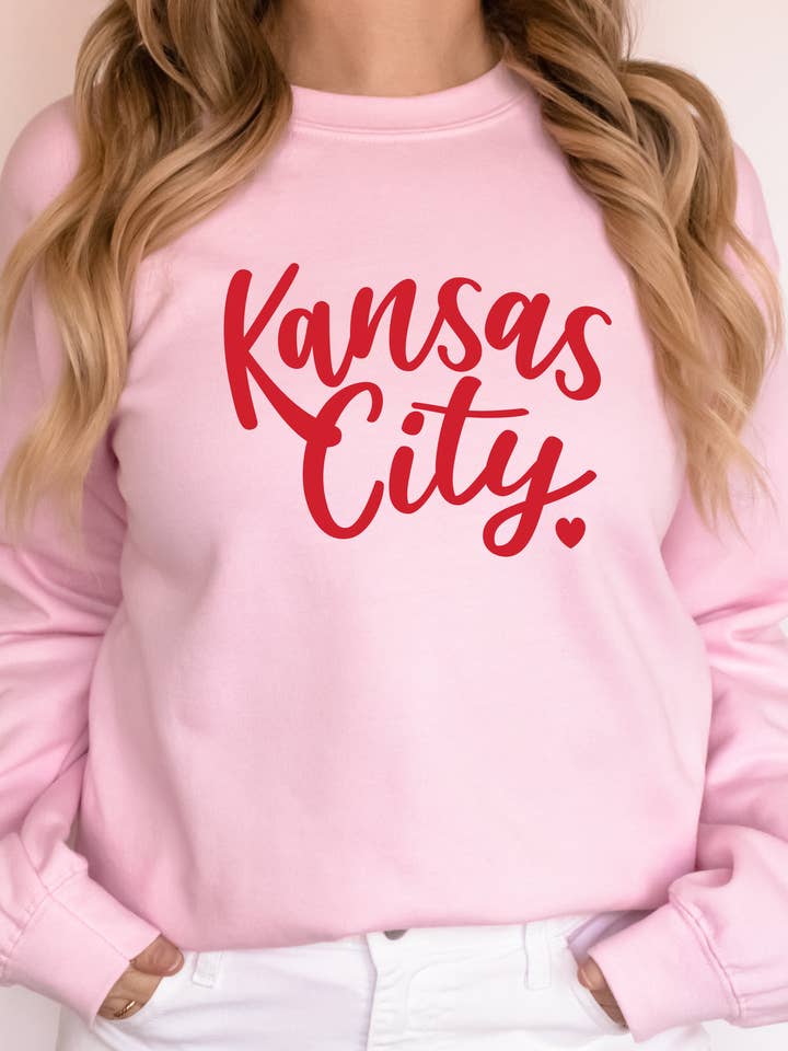 Pull à col rond Kansas City pour la vente par Lhite Graphics
