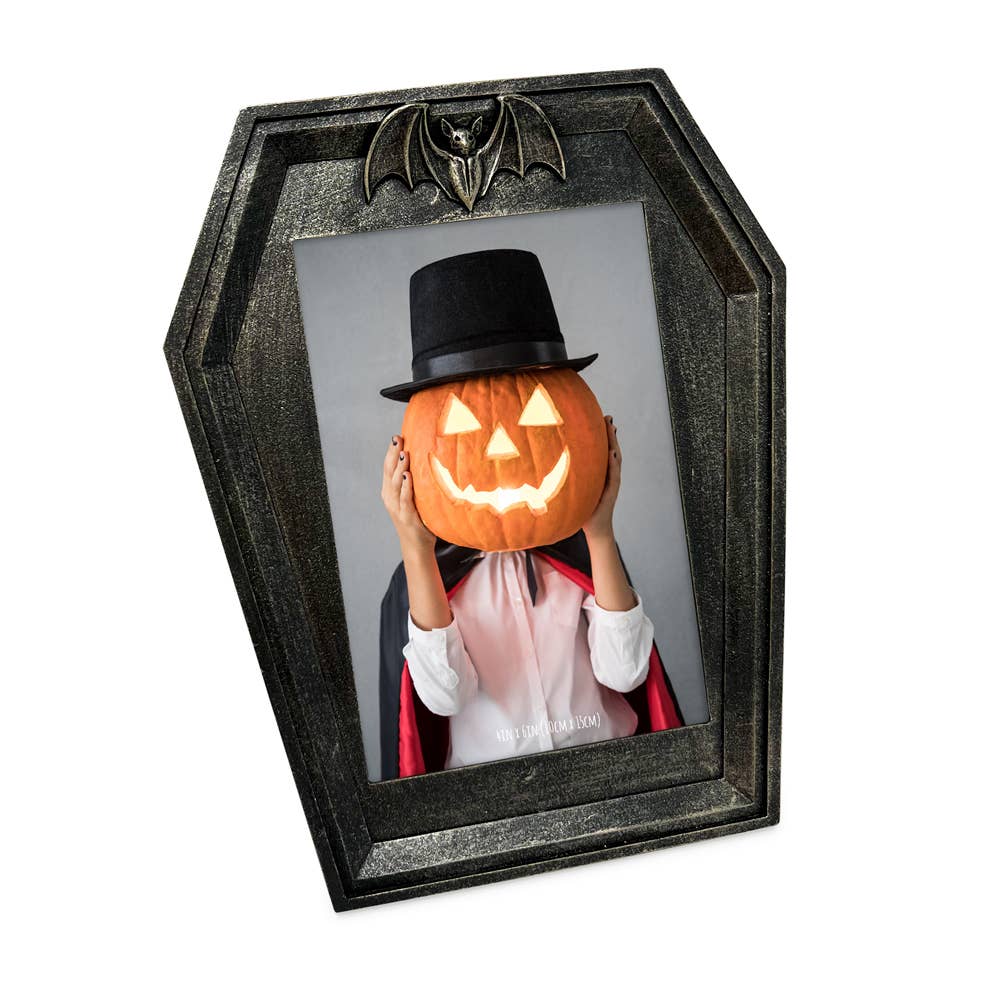 Isaac Jacobs International – wholesale Picture frame – Isaac Jacobs 4x6 Vampire Coffin-Shaped Picture Frame 0