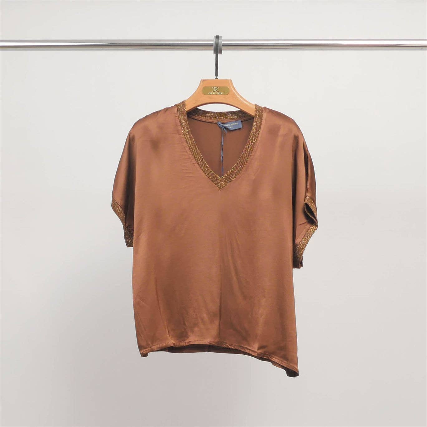 Cecile Wang - Vendita all'ingrosso Tunica - Donna - Tunica collo a V in raso fluido – DB143603