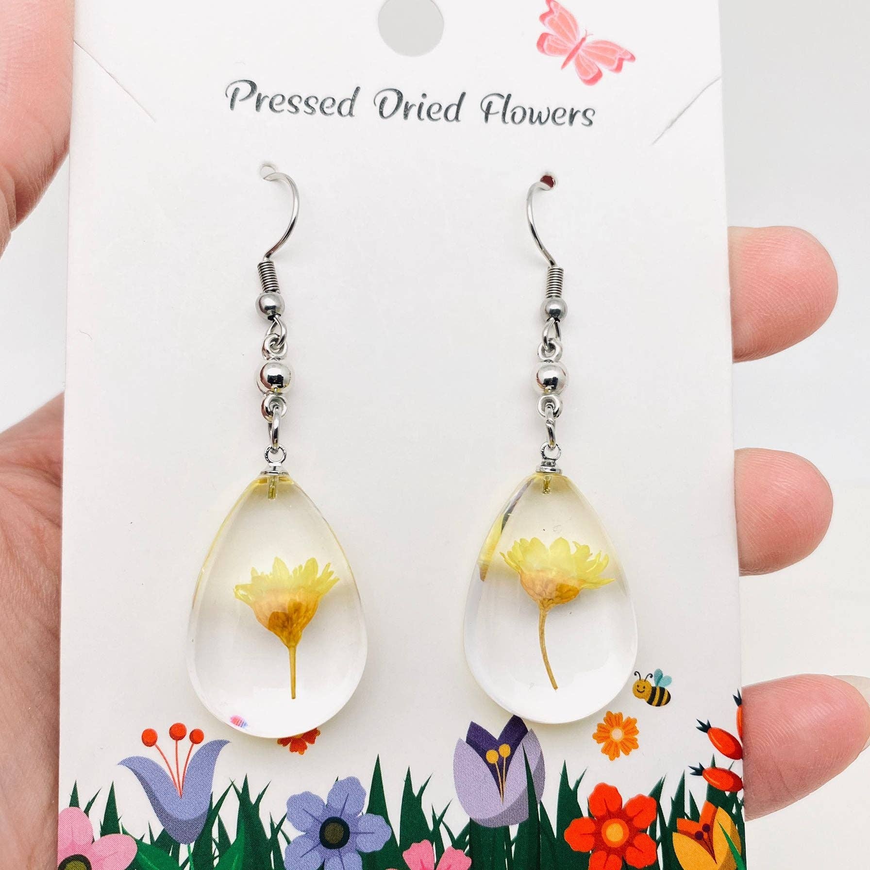 Mio Queena - Vente Boucles d'oreilles pendantes - Boucles d'oreilles pendantes transparentes en forme de goutte en chrysanthème - PDF9