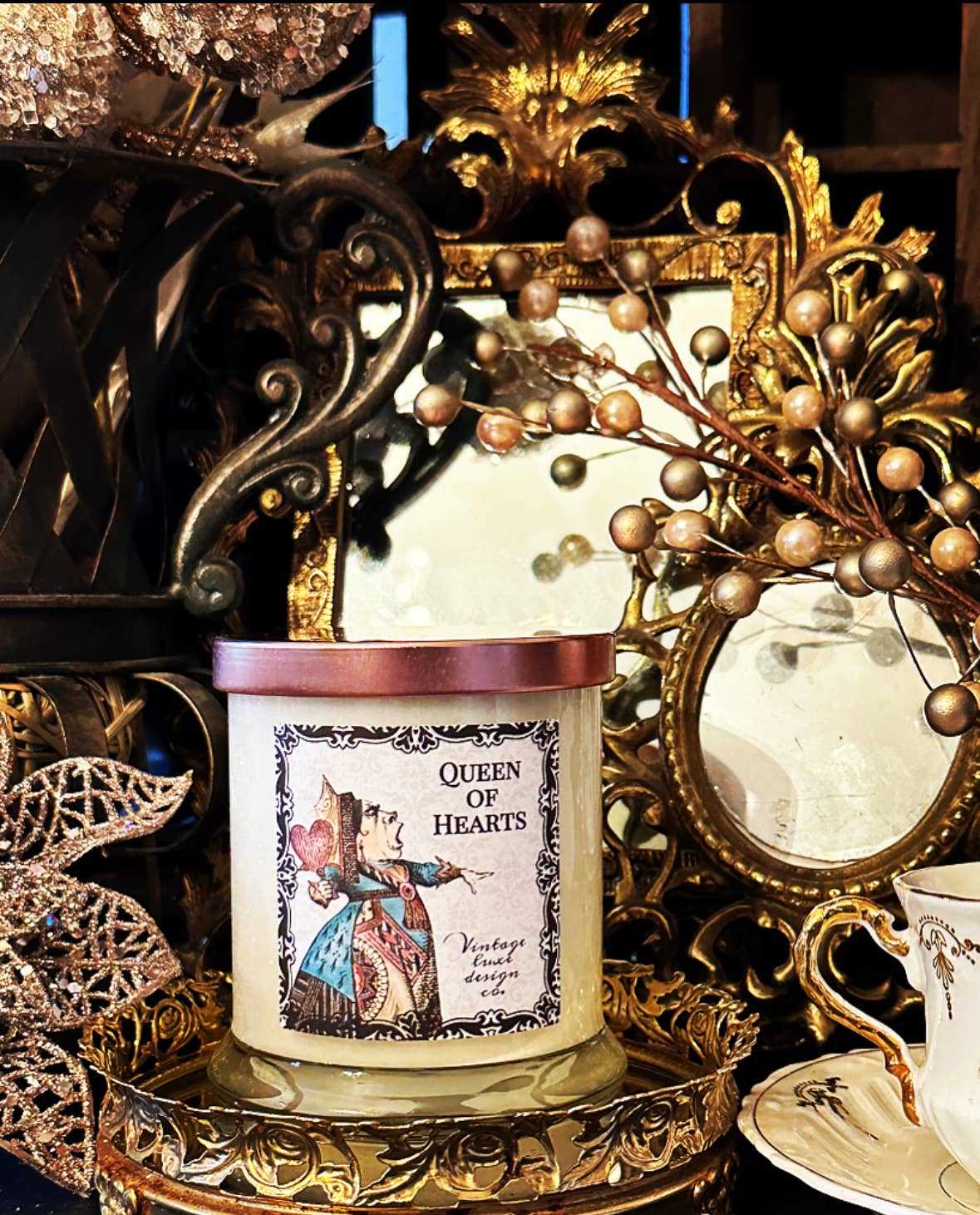 Vintage Luxe Design Co. - Wholesale Jar/Filled Candle - Queen of Hearts Alice Wonderland 10 Oz Soy Wax Candle8
