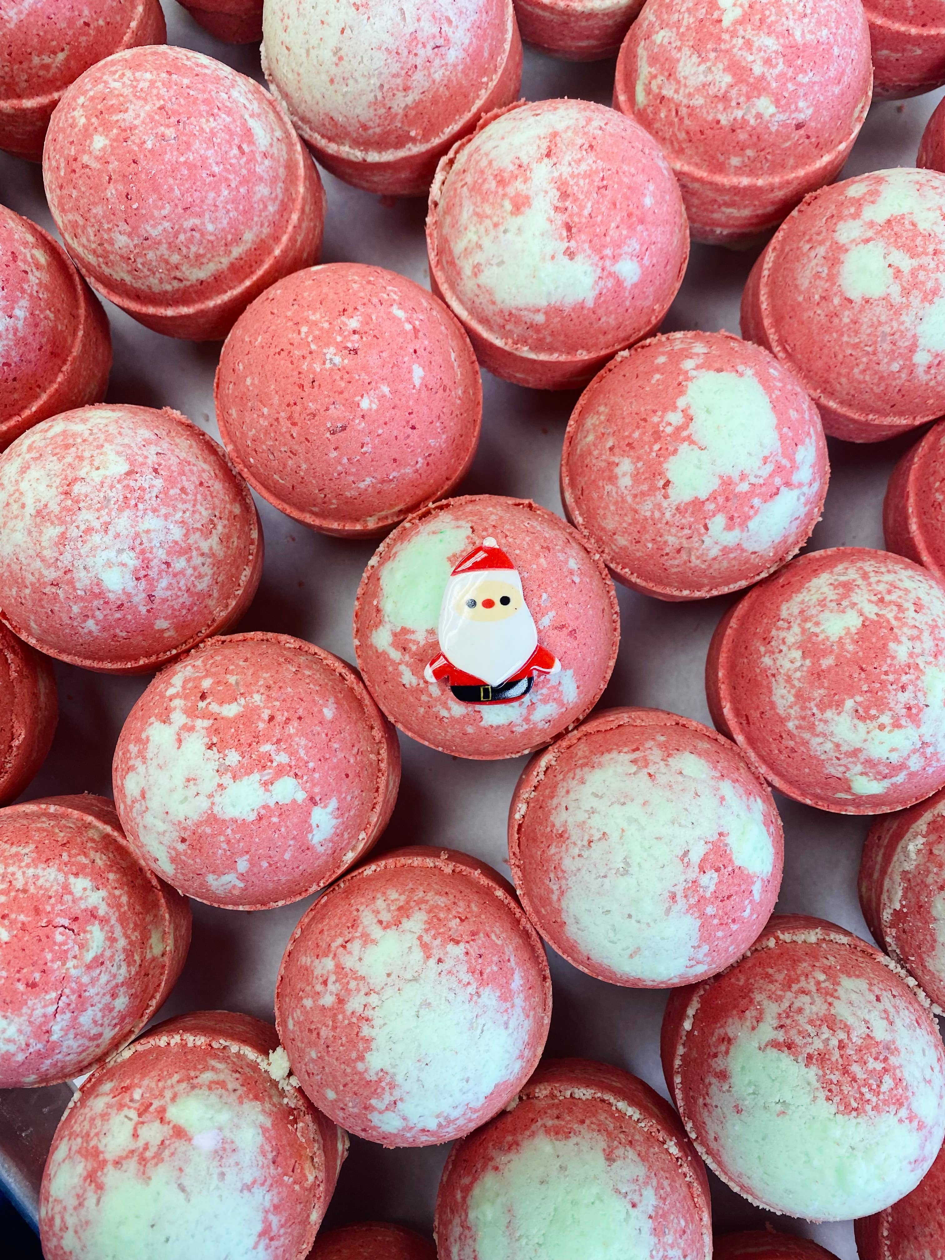 Yours Truly Bath Co – wholesale Bath bomb/fizz – Christmas Toy Bath Bomb2