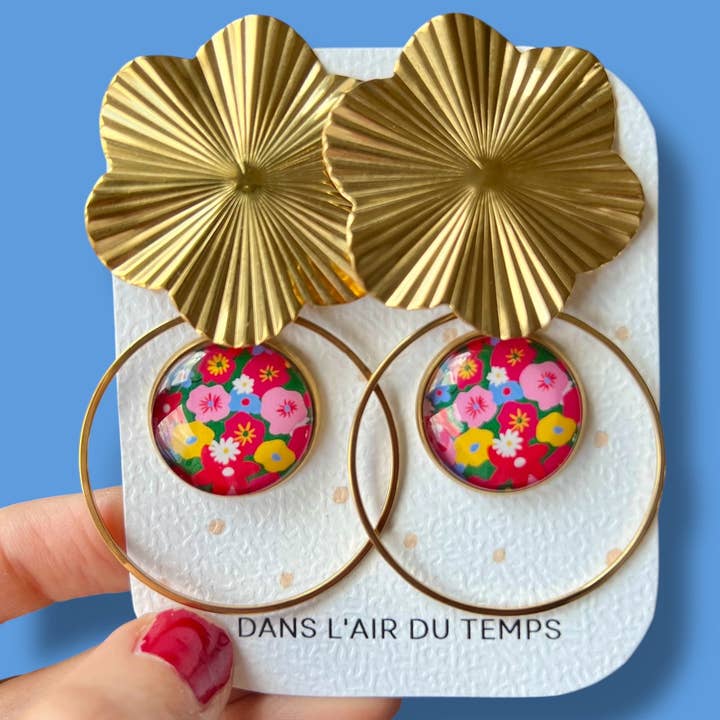 Large MULTICOLORED FLOWER EARRINGS on a green background for wholesale by Dans l'Air du Temps Bijoux