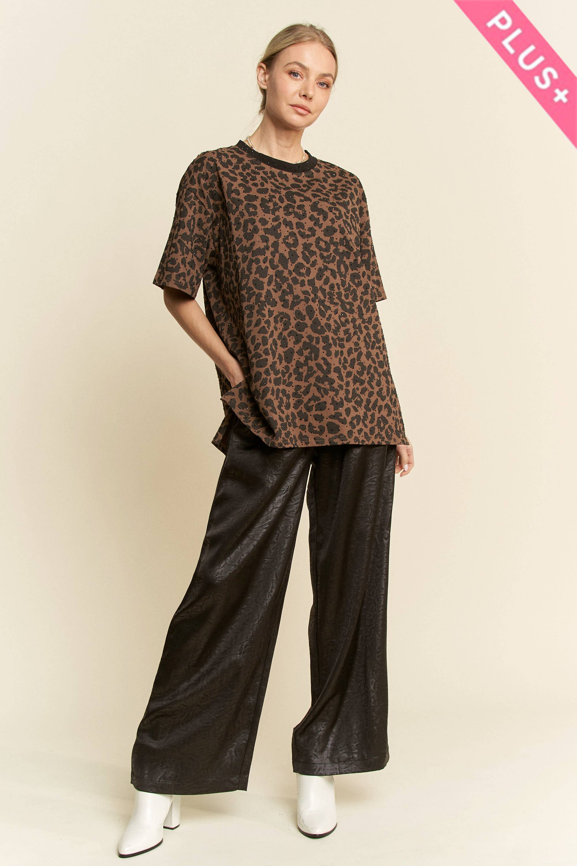 Davi & Dani – wholesale Pants – Women's – PLUS WIDE LEG TROUSERS CRINKLED TEXTURED PANTS16