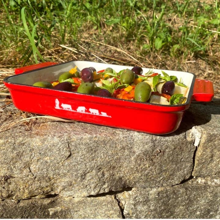 Red gratin dish for wholesale by LES SCULPTEURS DU LAC