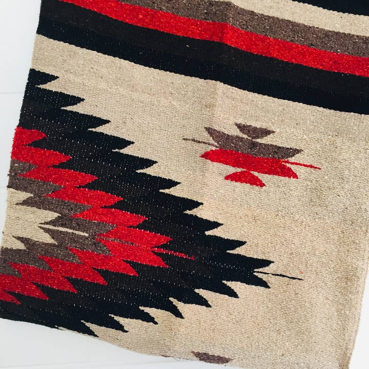 Mahalo Market - Wholesale Throw Blanket - Baja Diamond Throw | Nesting | Interiors