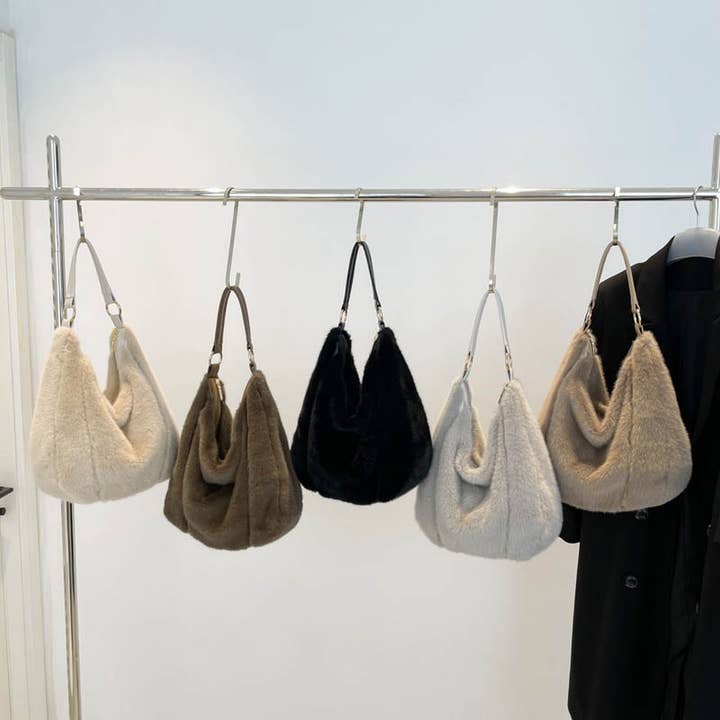 ACCITY - Wholesale Shoulder Bag - Women's - WINTER LARGE CAPACITY SINGLE SHOULDER PLUSH BAG_CWAB3915