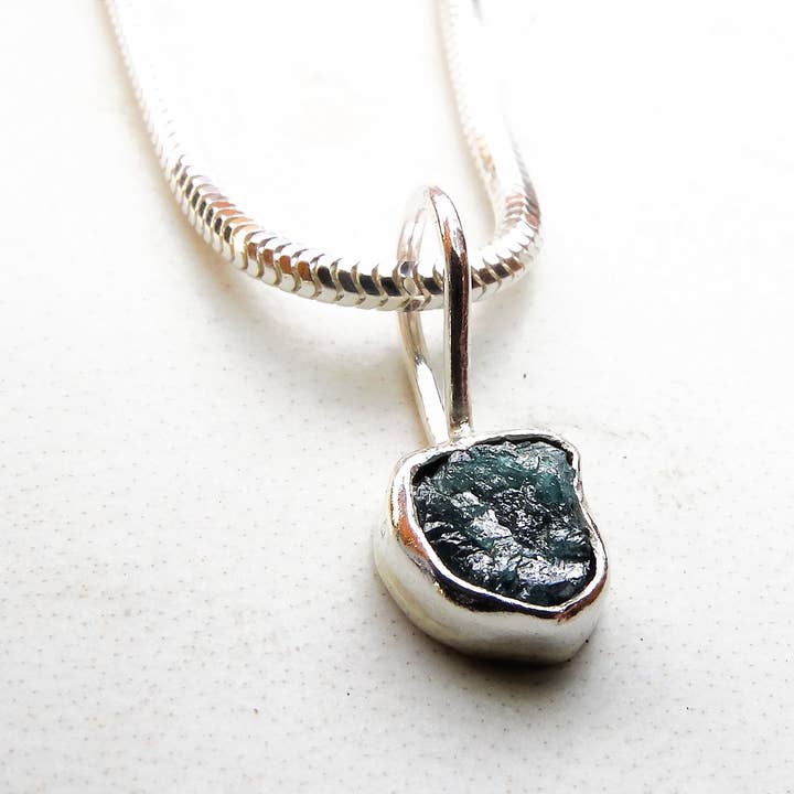 Louella Jewellery - Vente Colliers à pendentif - Pendentif diamant bleu brut5