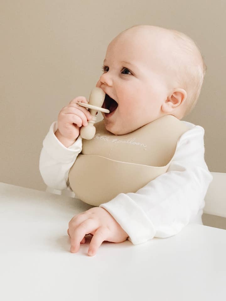 Bestick i silikon - Oyster Beige för wholesale av Bobbi Balloon