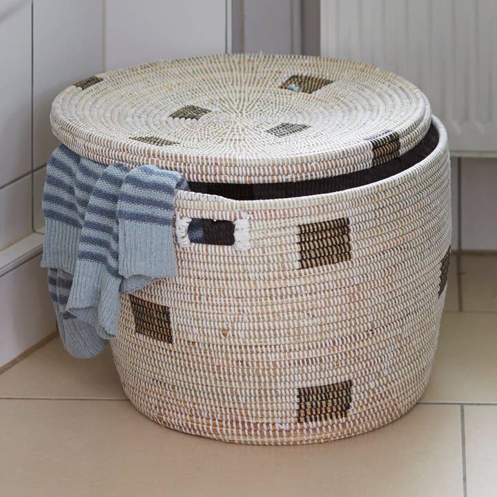 Jakarasi - Wholesale Basket - Handwoven boho laundry basket made of seagrass3