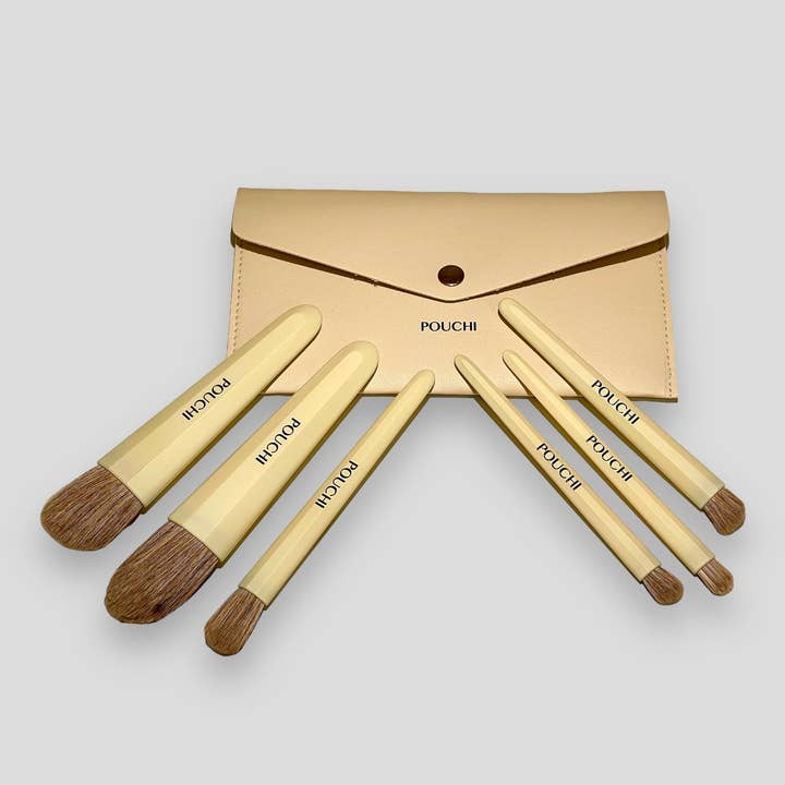 Set de 6 pinceaux de maquillage avec pochette élégante pour la vente par POUCHI