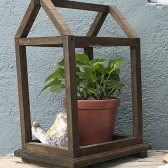 The Welcome Sign - Wholesale Decorative Tabletop Object - House Kiosk Centerpiece