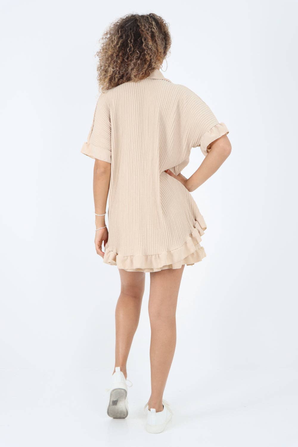 Miss Bold - Vente Ensemble haut et short (PAS d'intérieur) - Femme - Ensemble chemise plissée et short coordonnés d'Italie20