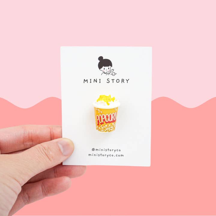 Popcorn-Brosche | Kino-Popcorn-Pin | Feinschmecker-Accessoires | 3D-Popcorn- und Film-Pins | Süße Anstecknadel | Filmabend für den Großhandel von Mini Story Co