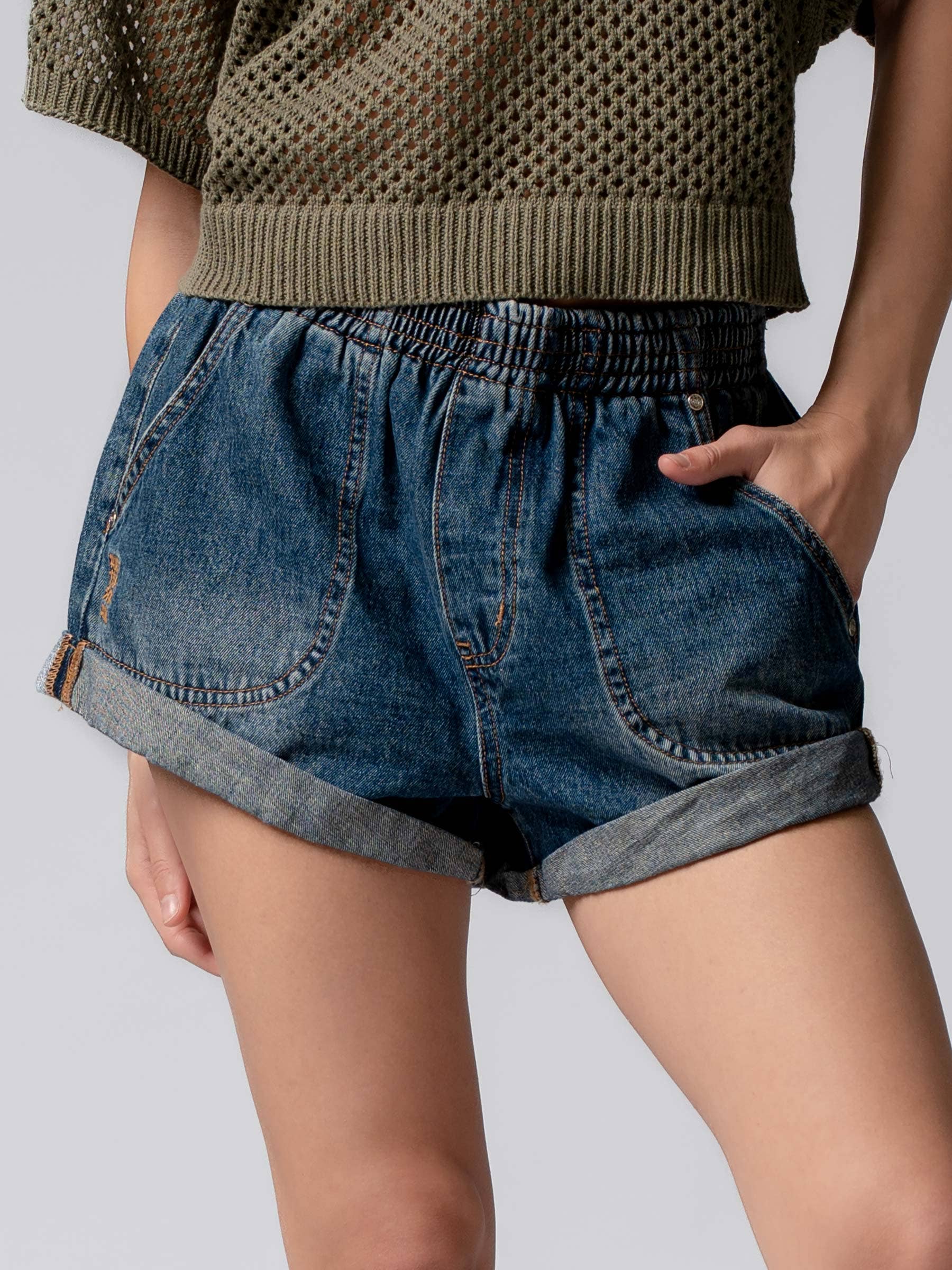 Urban Daizy - Wholesale Shorts - Women's - Spring Elastic Waist Cuffed Print Shorts39