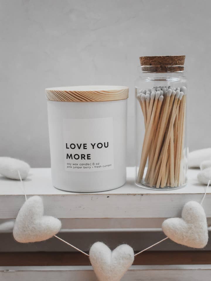 Love You More Bougie pour la vente par Intentional Goods