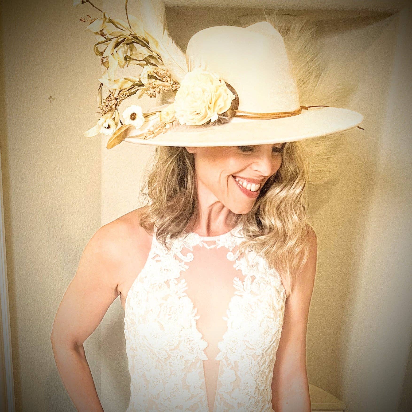 The Jewelry Junkie - Wholesale Fedora - Women's - Boho Western Wedding Floral Feather Bridal Hat in Bone 984h3
