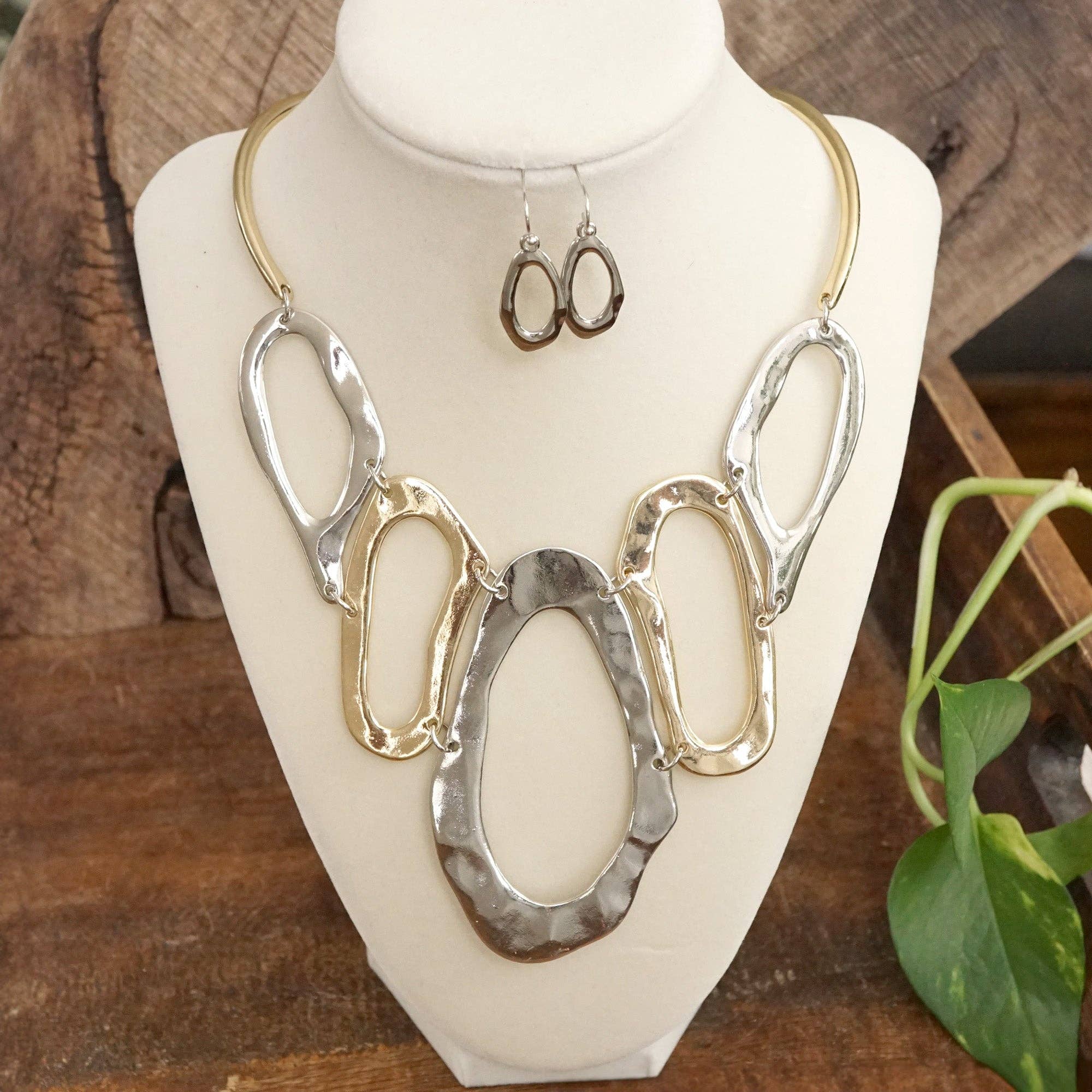 PennyLine inc - Wholesale Link & Chain Necklace - Links Statement Necklace set in Gold Silver Tones11