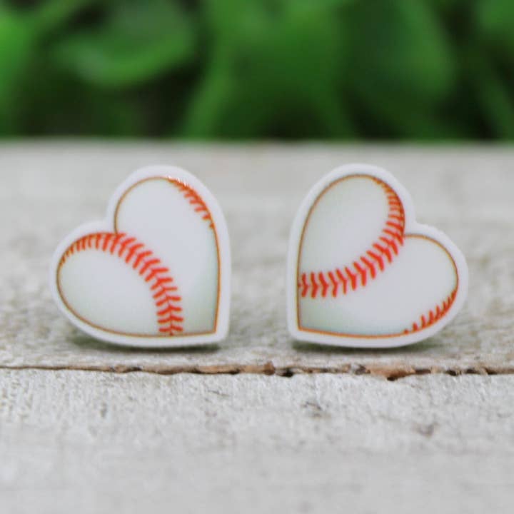 Baseball Heart Stud Örhängen för wholesale av Hylidae Boutique