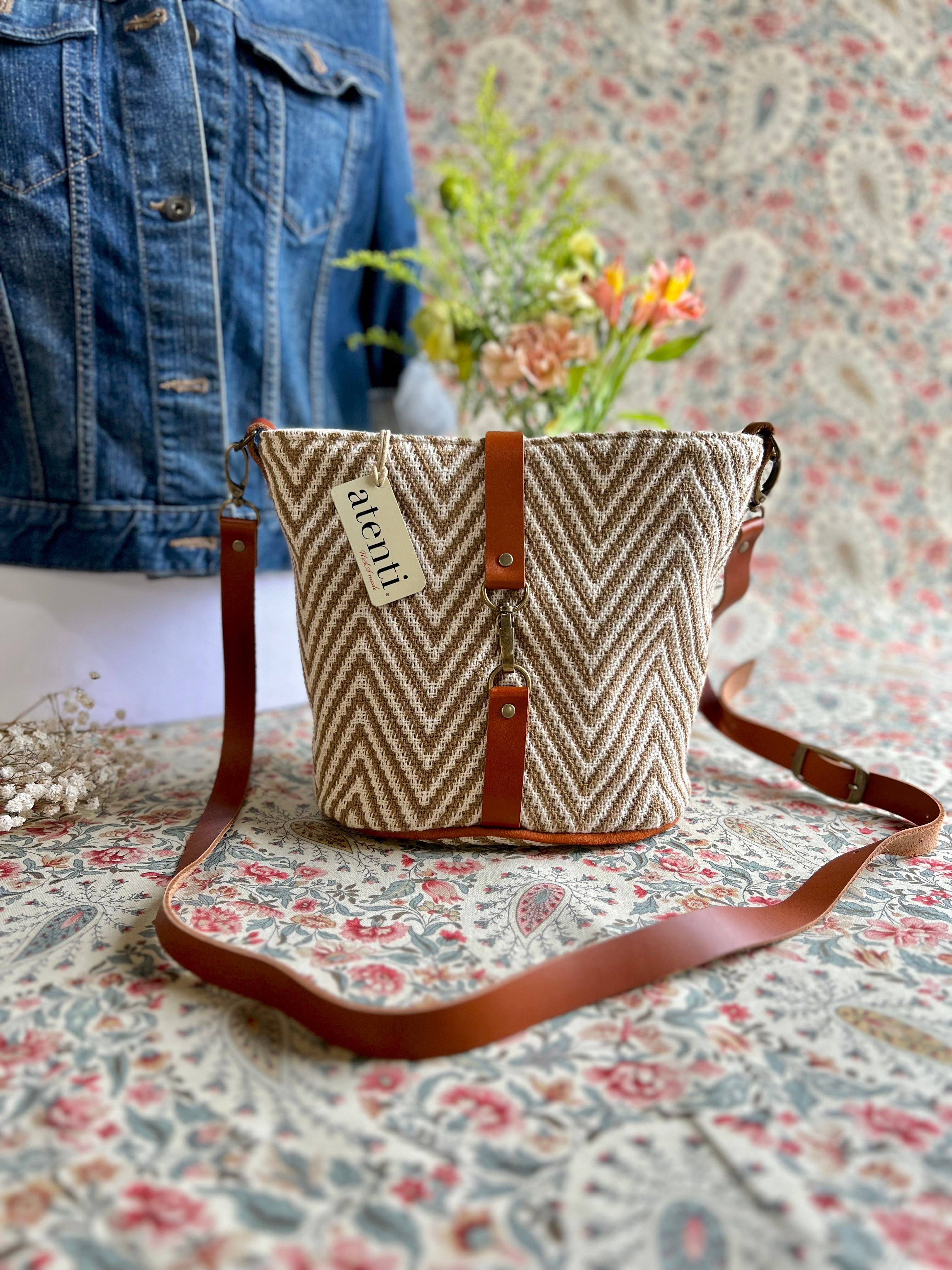 Atenti - Wholesale Crossbody Bag - Women's - Hanna Halle Bucket8